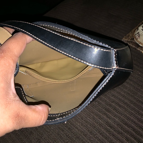 Vegan leather shoulder bag - Picture 3 of 4